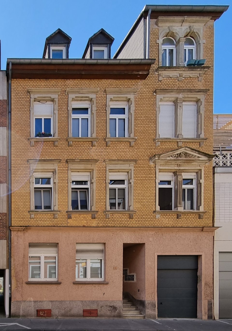 Seltene Gelegenheit im Karl-Marx-Viertel - Altbau - vollvermietet - 5 Wohneinheiten