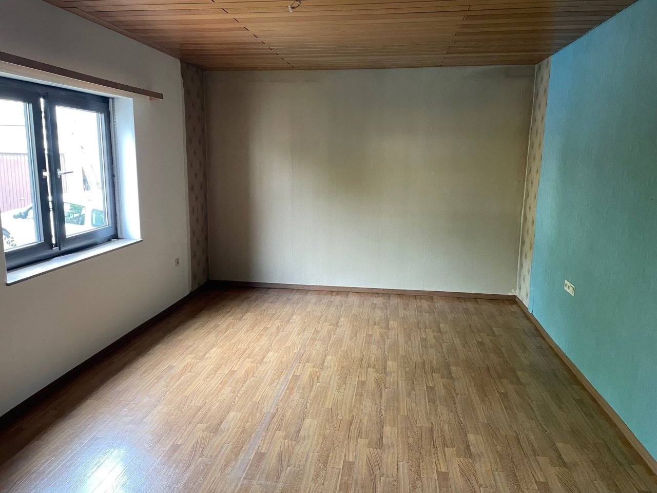 Achtung massive Preisreduzierung, jetzt schnell zuschlagen!!! Freistehendes Haus mit großem Garten und Garage sucht Familie
