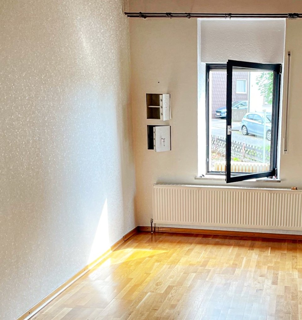 Achtung massive Preisreduzierung, jetzt schnell zuschlagen!!! Freistehendes Haus mit großem Garten und Garage sucht Familie