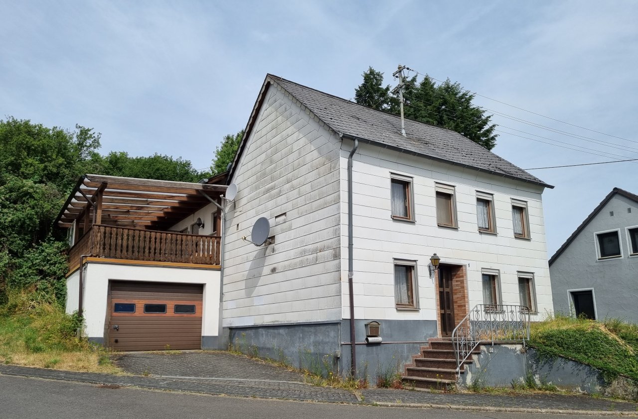 Schönes Haus im Märchenschlaf - echte Gelegenheit - freistehendes Einfamilienhaus mit Dorfcharakter