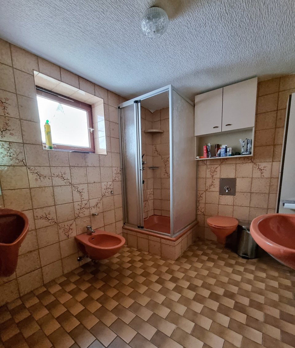 Schönes Haus im Märchenschlaf - echte Gelegenheit - freistehendes Einfamilienhaus mit Dorfcharakter