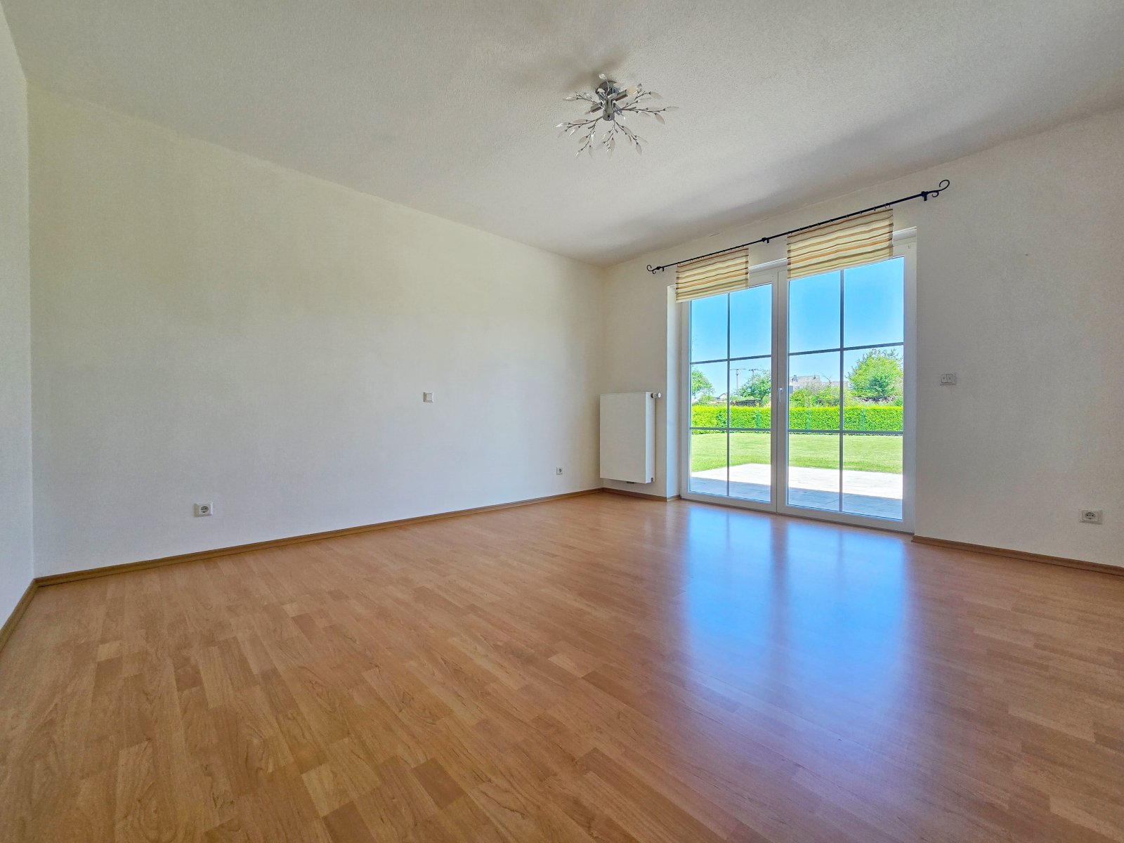 Ein Zuhause zum Verlieben: Eleganter Bungalow in ruhiger Lage von Orenhofen