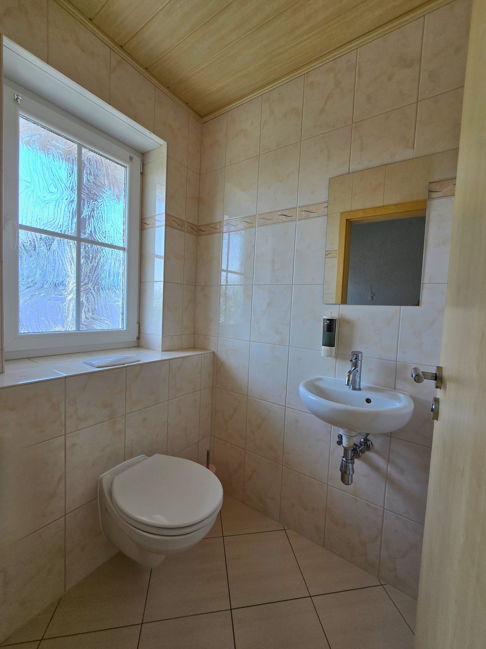 Ein Zuhause zum Verlieben: Eleganter Bungalow in ruhiger Lage von Orenhofen