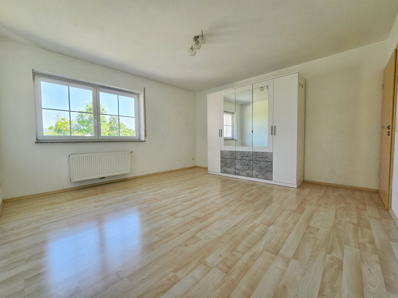 Ein Zuhause zum Verlieben: Eleganter Bungalow in ruhiger Lage von Orenhofen