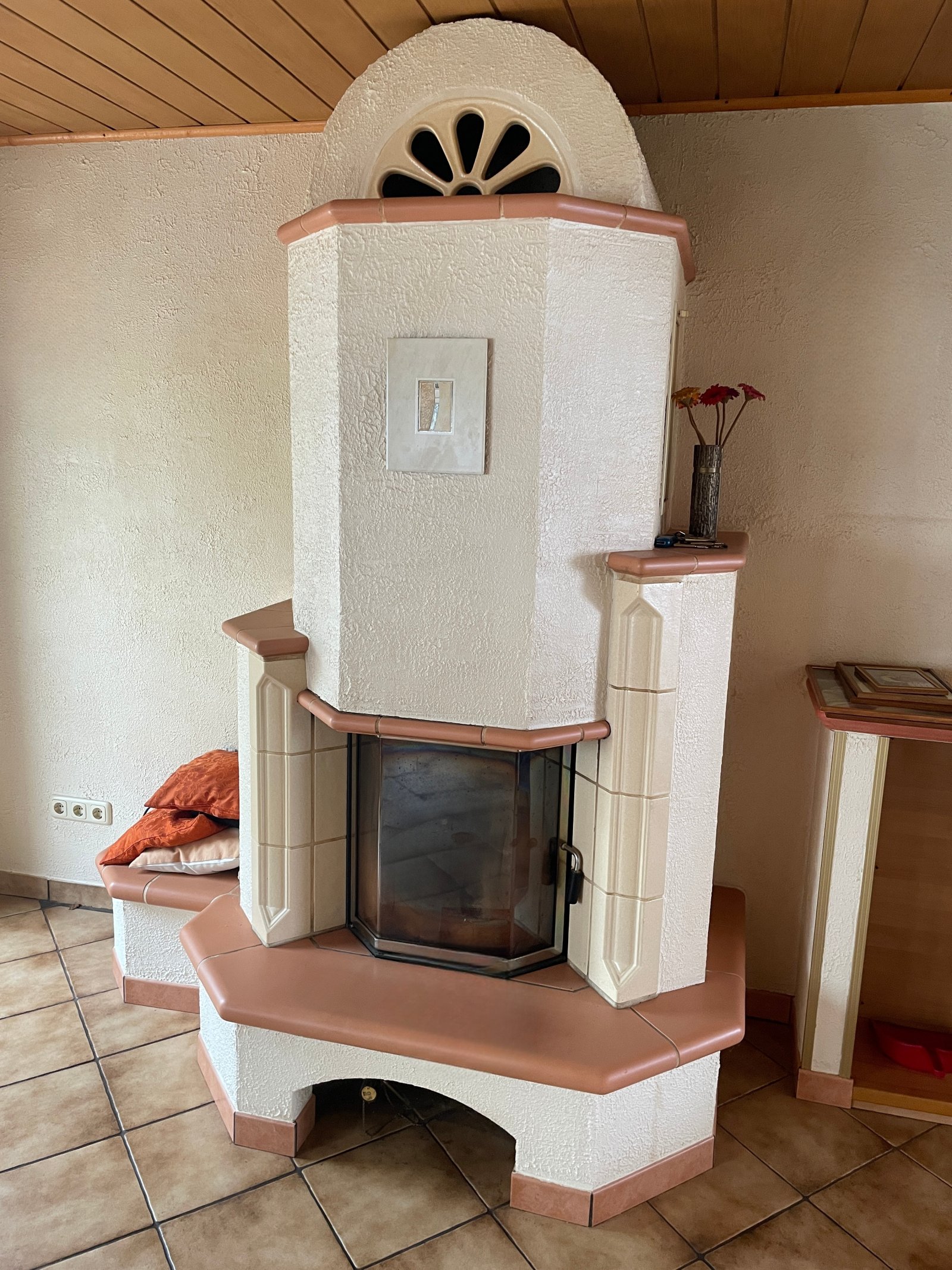 VERKAUFT!! Dudweiler, Geräumiges Ein- bis Zweifamilienhaus mit Wintergarten, Terrasse, Garage, eigenem Garten und viel Potenzial