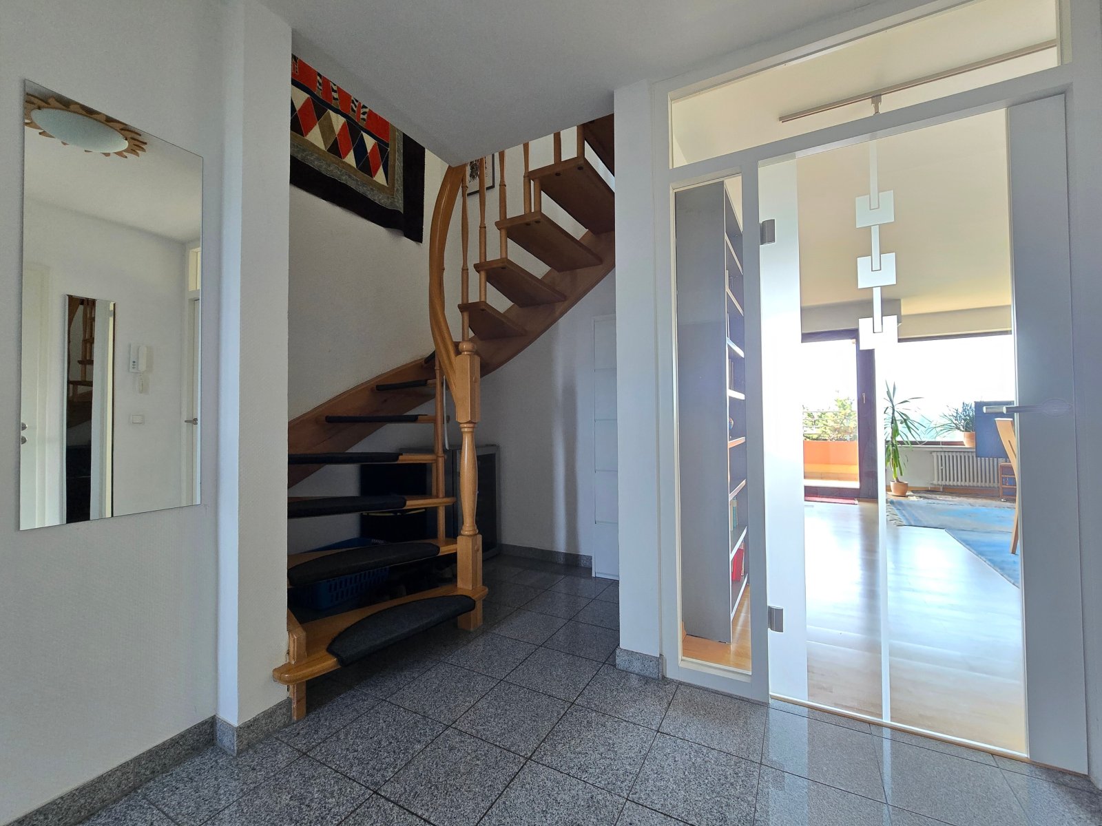 Über den Dingen wohnen - Seltene Maisonette-Gelegenheit in Bestlage mit Panorama-Aussicht