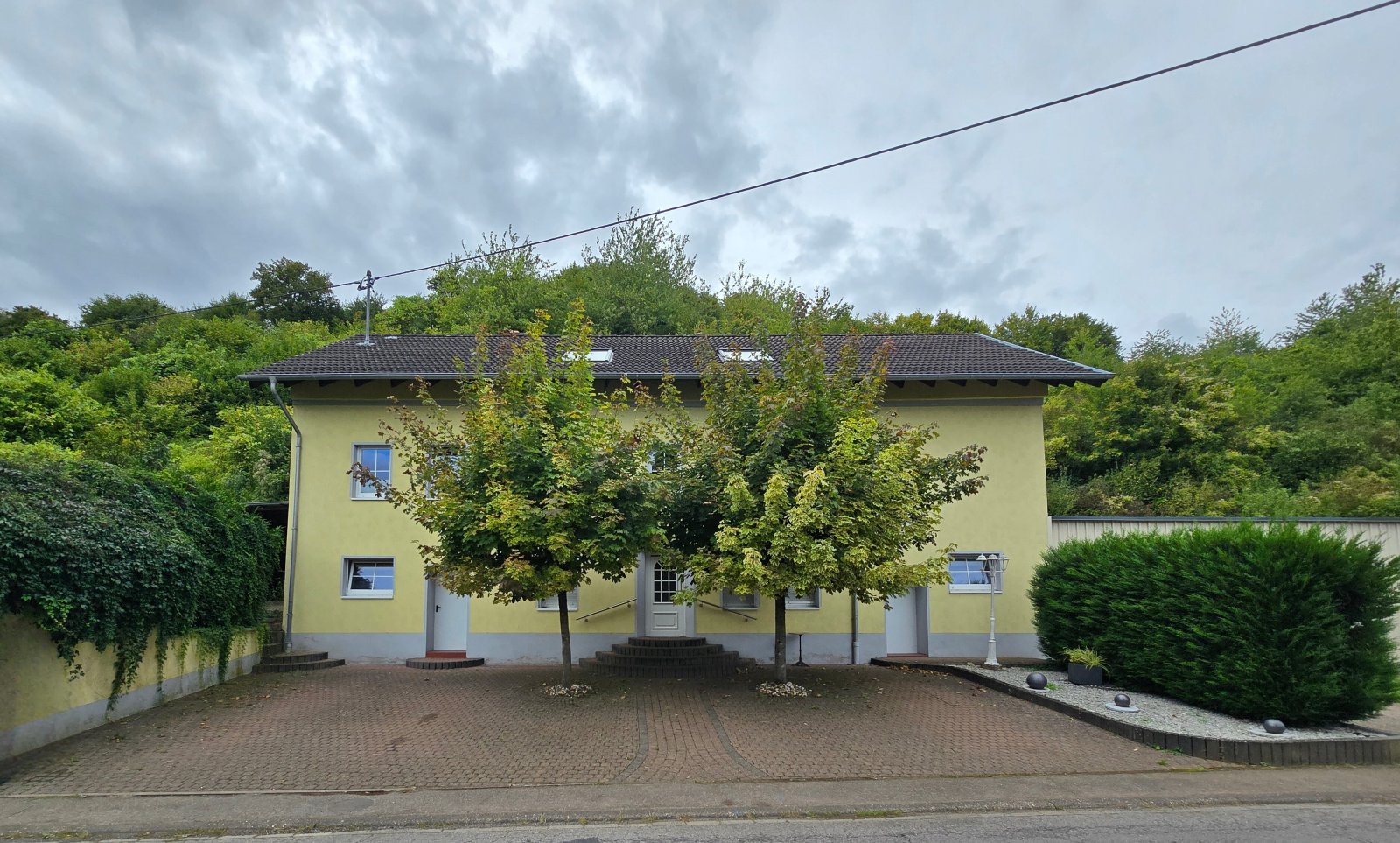 !Herbst Aktion! Neuer Preis! Grenznah zu Luxemburg:Großzügiges EFH mit Großraum-Garage & Garten & Balkon in Onsdorf