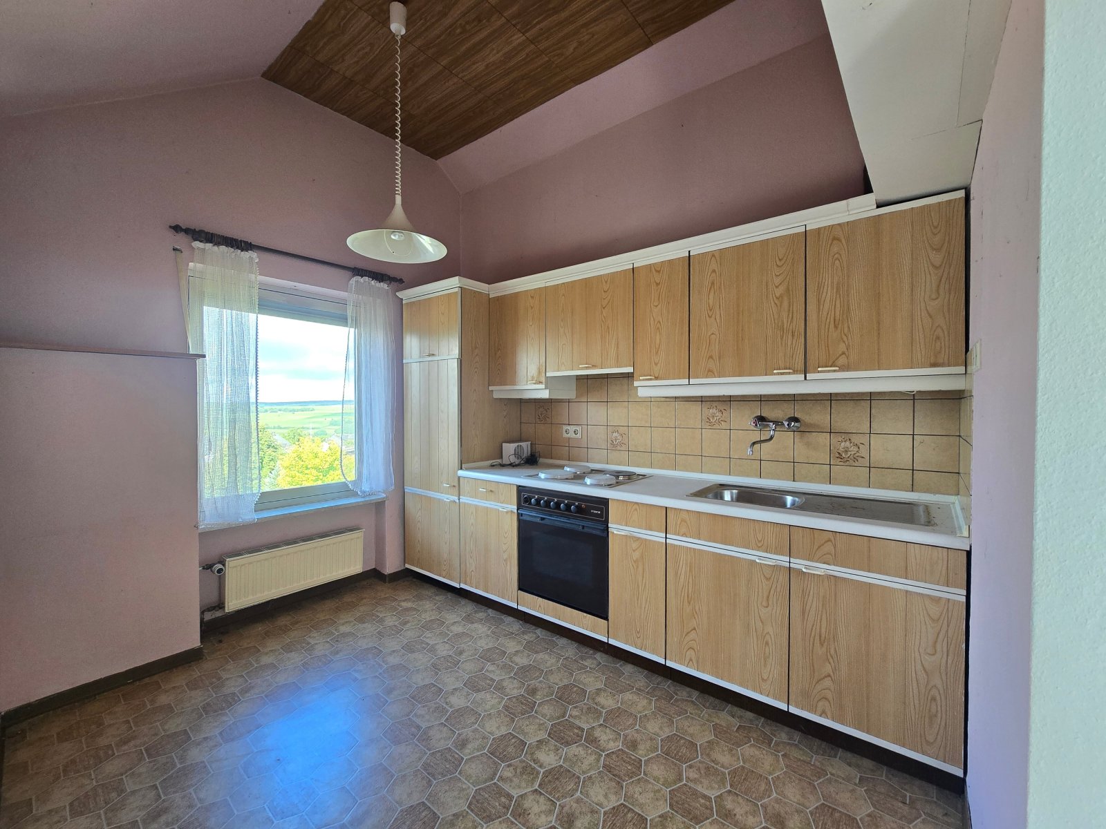 reserviert! Zuhause im Naturpark -  EFH mit Weitsicht, Wintergarten, Loggia Balkon & DG-Appartement in Waldweiler
