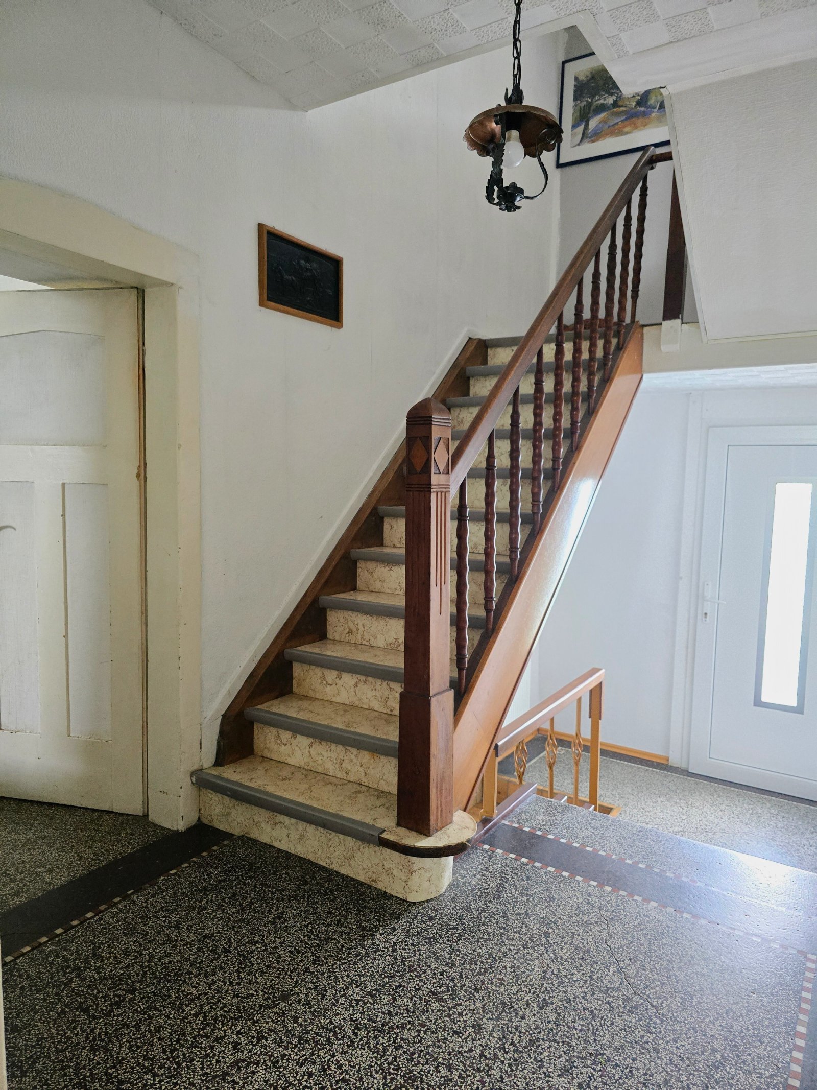 reserviert! Zuhause im Naturpark -  EFH mit Weitsicht, Wintergarten, Loggia Balkon & DG-Appartement in Waldweiler