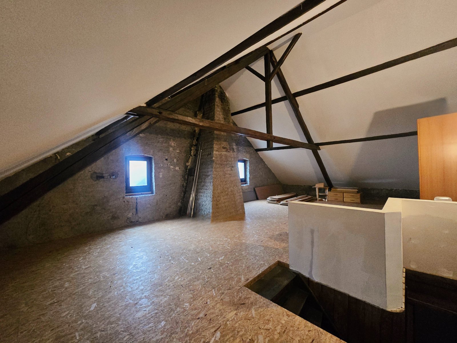 Reinsfelder Bauernhausensemble mit ausgebautem Speicher, zweigeschossiger Holzständer-Scheune und großem vielseitigem Garten auf 1.322 m²