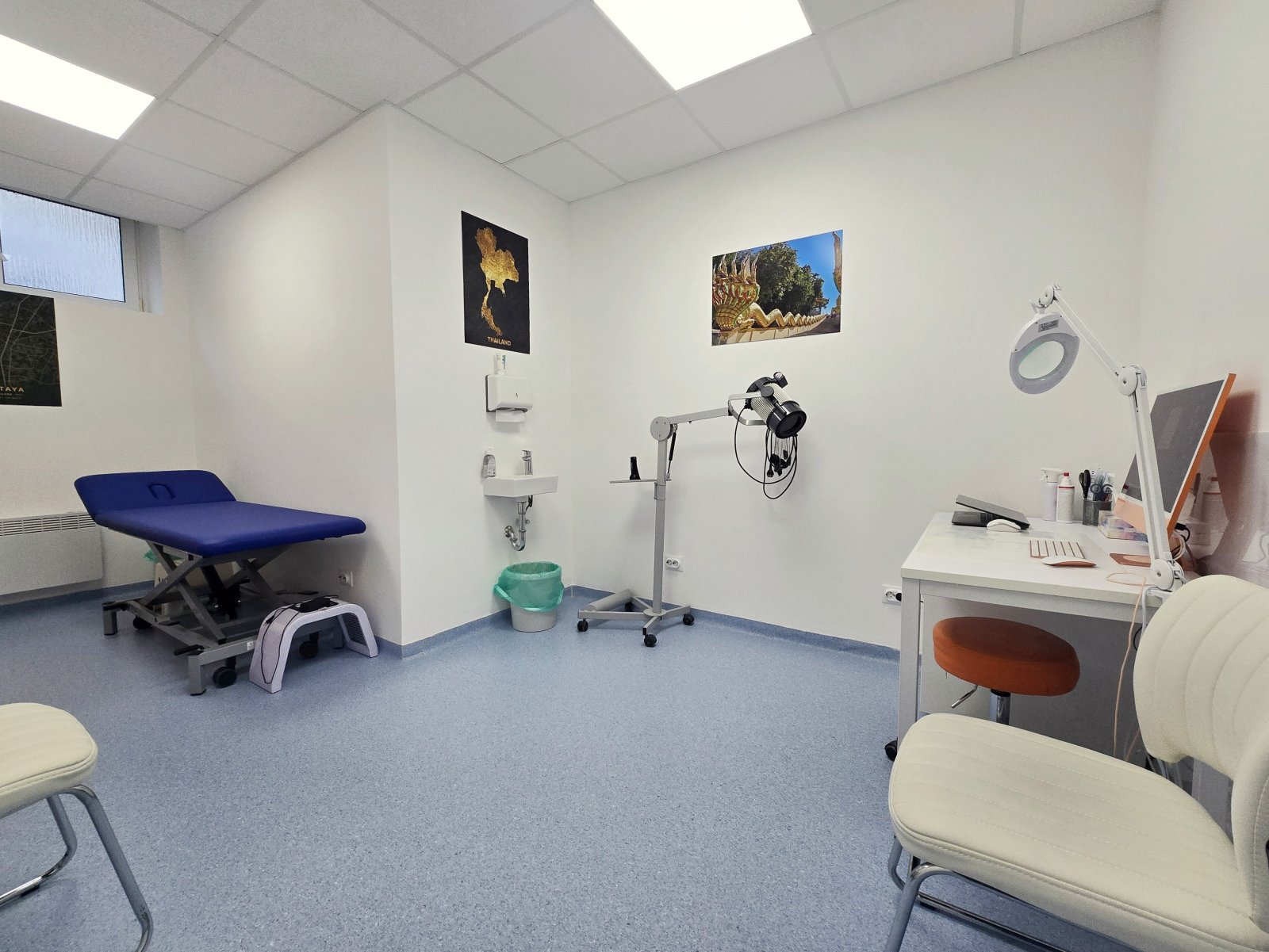 Premium-Ärztehaus mit 2 Praxisetagen & Appartements