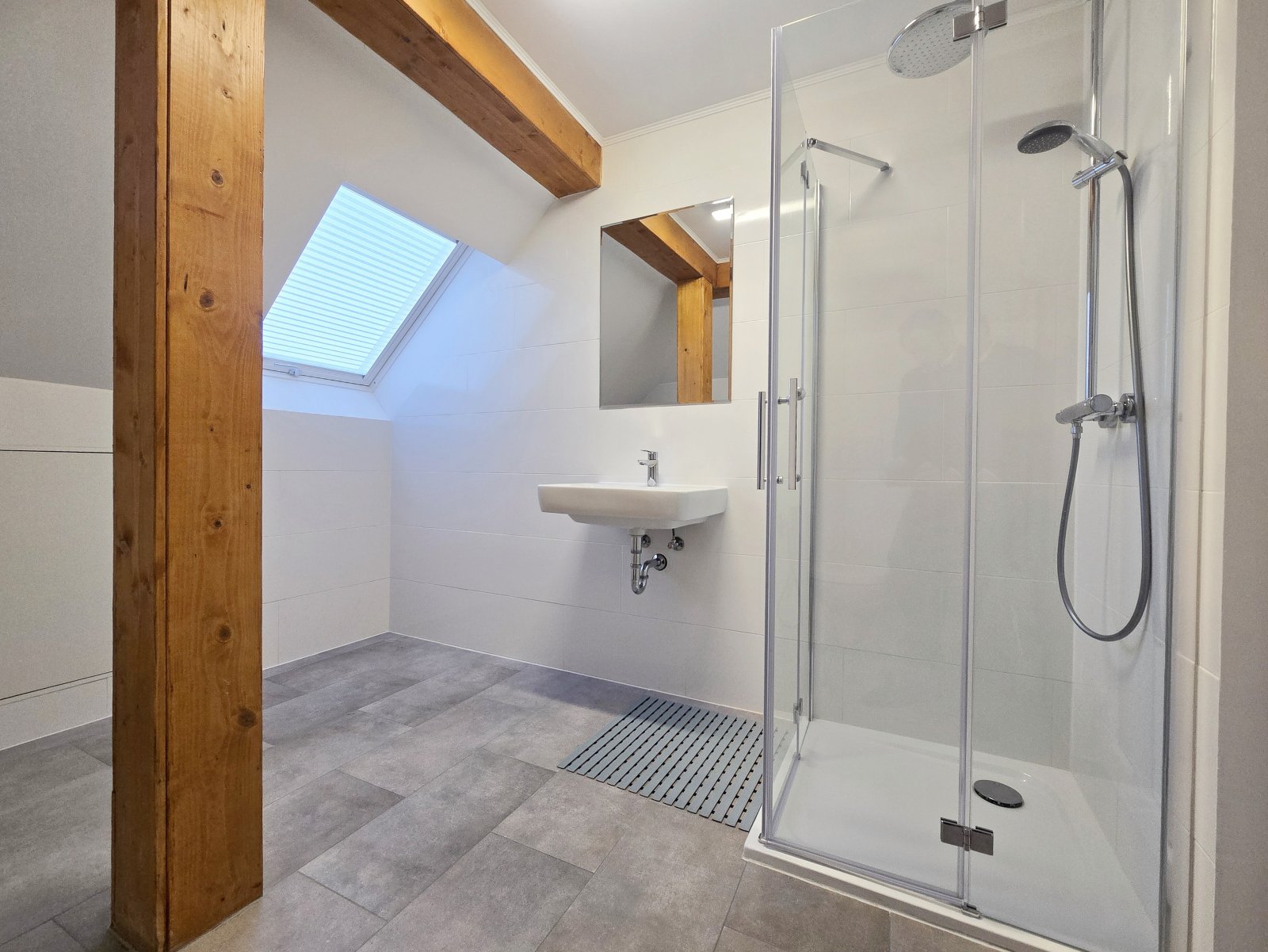 Premium-Ärztehaus mit 2 Praxisetagen & Appartements