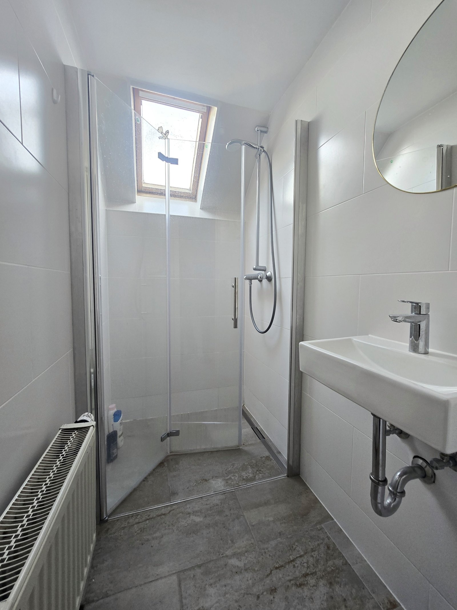 Charmante Doppelhaushälfte – vermietet und voller Möglichkeiten