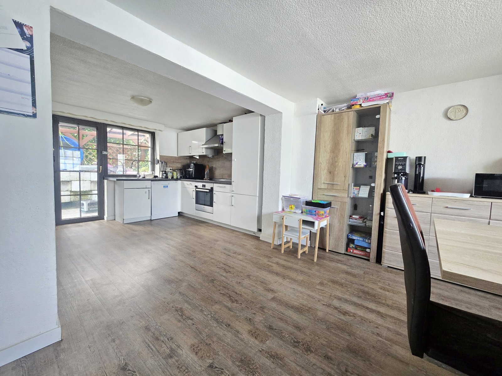 Charmante Doppelhaushälfte – vermietet und voller Möglichkeiten