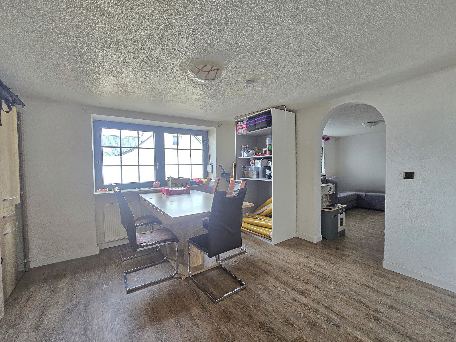 Charmante Doppelhaushälfte – vermietet und voller Möglichkeiten