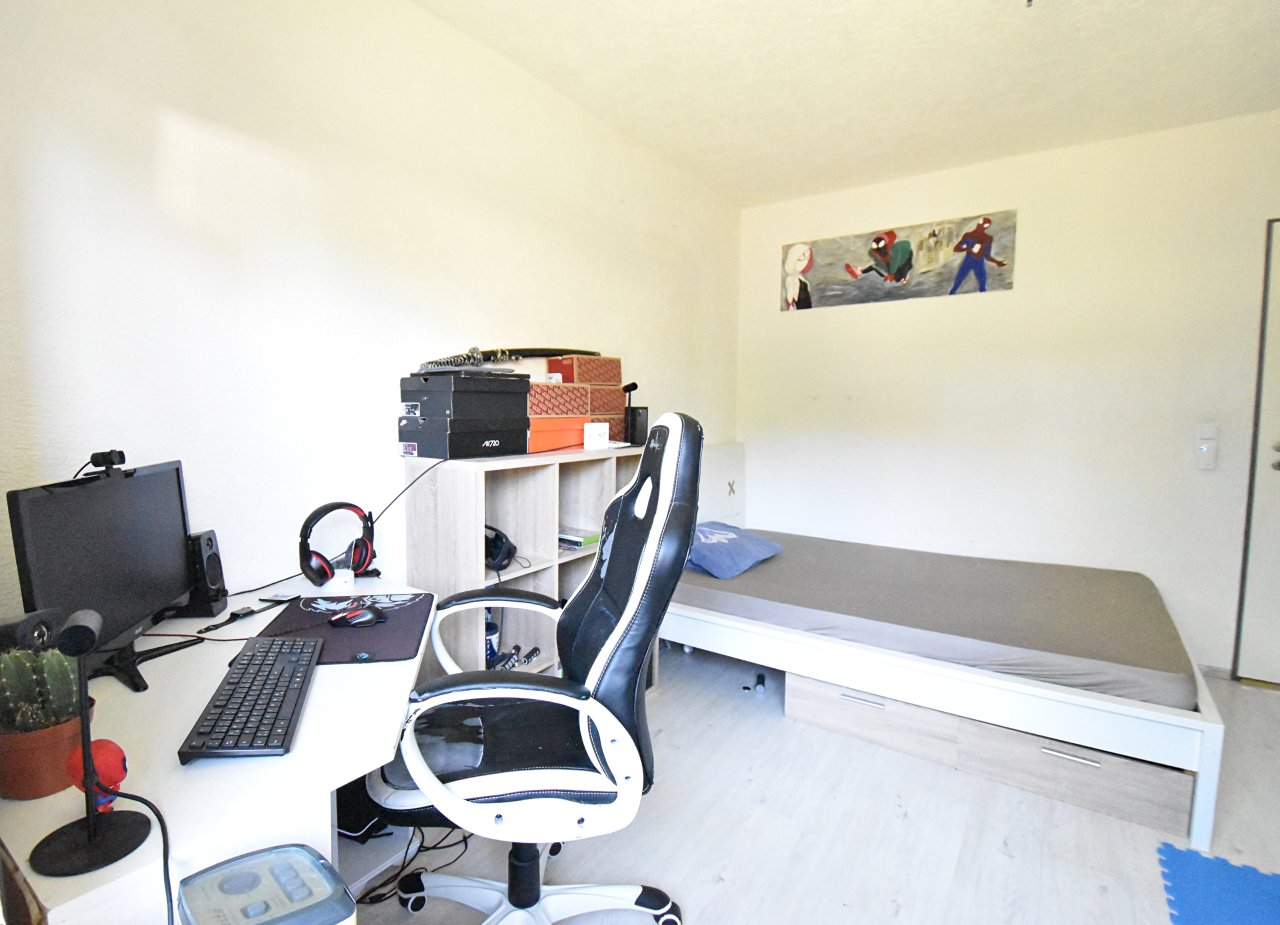 Stilvoll wohnen mit viel Platz: Modernisiertes Familienhaus mit besonderen Highlights und Option auf zwei Wohneinheiten