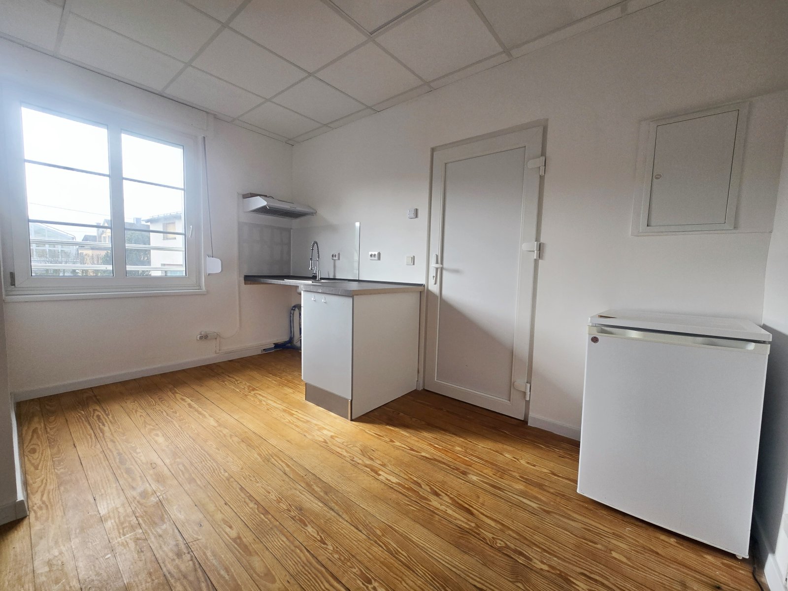 Renditestarkes Premium-Ärztehaus (teilvermietet) mit 2 Praxisetagen & Appartements - bis zu 7% Rendite möglich.