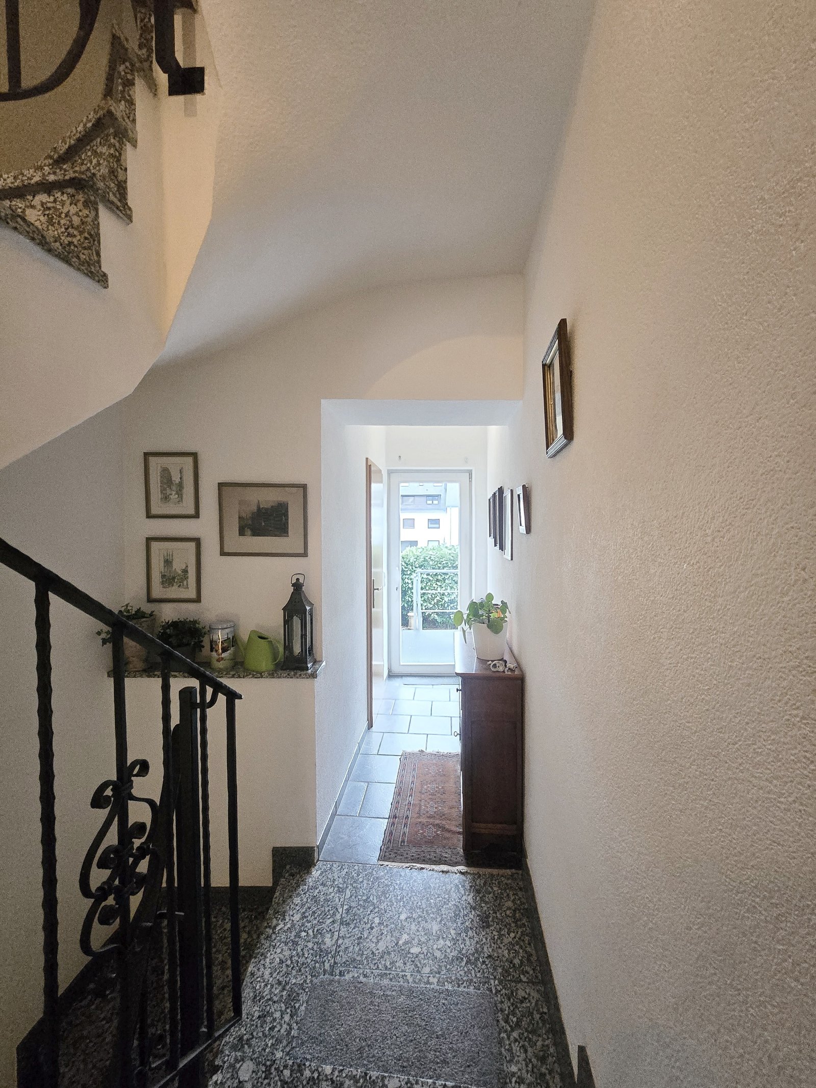 Freundliches Reihenmittelhaus mit Garten und ausgebautem Dachstudio