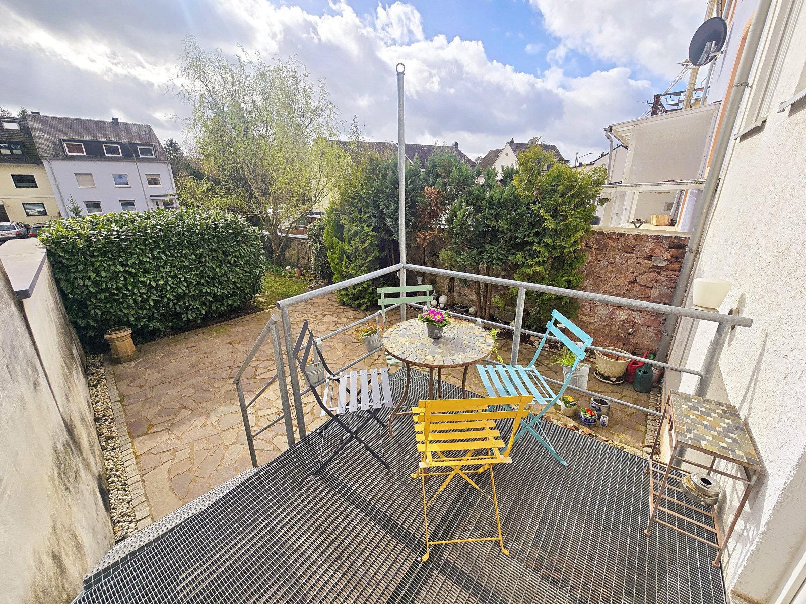 Freundliches Reihenmittelhaus mit Garten und ausgebautem Dachstudio