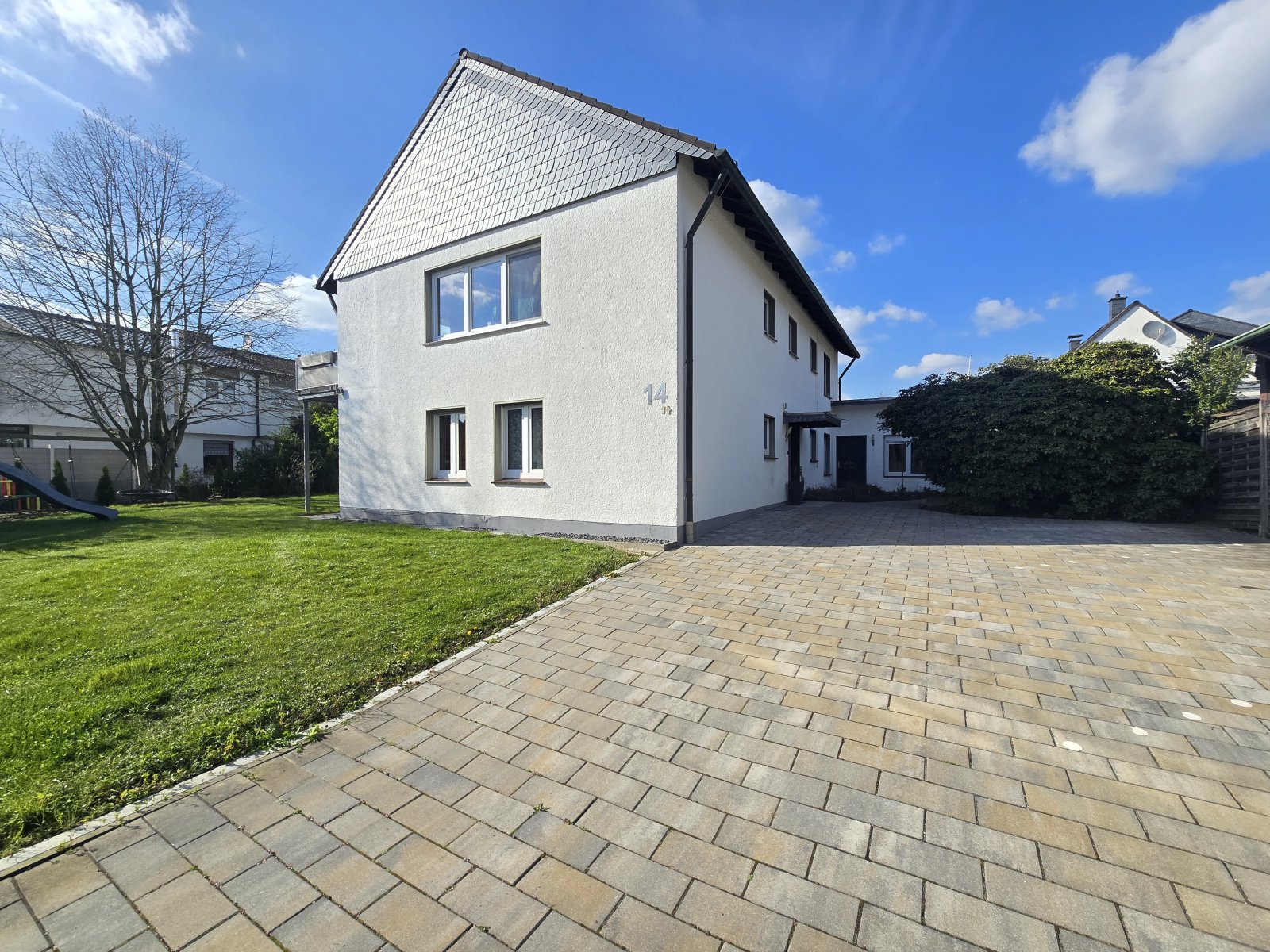 Maisonette mit Traumformat – zwei Kamine, Balkon im Terrassenstil und ein Wohnkonzept mit Seltenheitswert