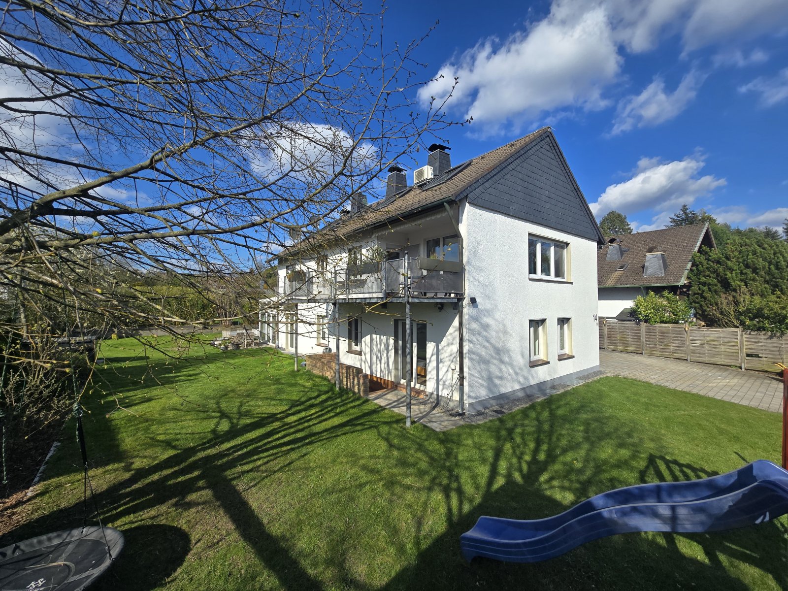 Flexibles Zweifamilienhaus mit zwei starken Wohneinheiten – ideal für Familie, Vermietung oder Investment