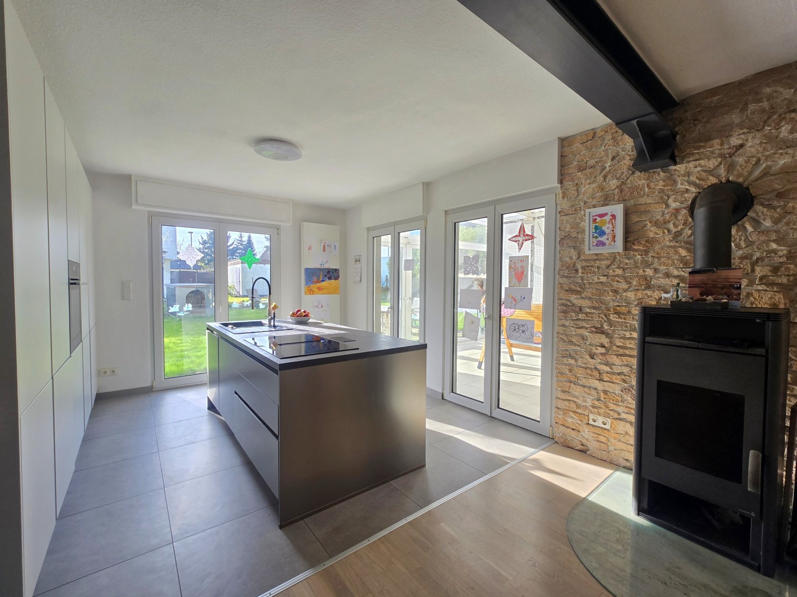 Flexibles Zweifamilienhaus mit zwei starken Wohneinheiten – ideal für Familie, Vermietung oder Investment