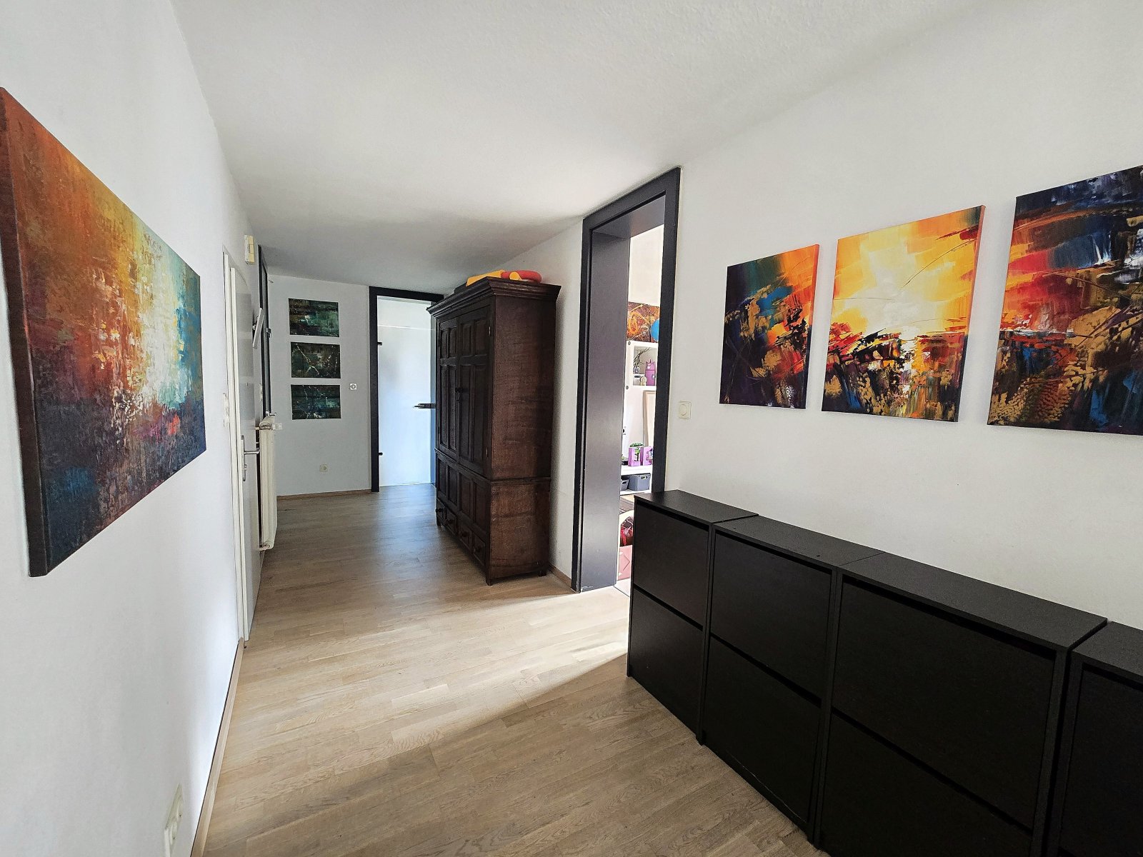 Flexibles Zweifamilienhaus mit zwei starken Wohneinheiten – ideal für Familie, Vermietung oder Investment