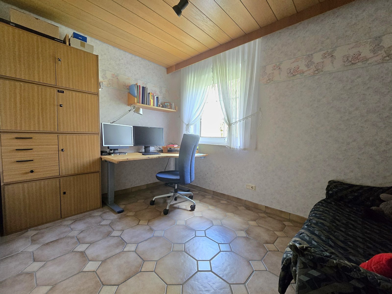 Landhaus in Alleinlage bei Trier mit ca. 27.000 m² Land