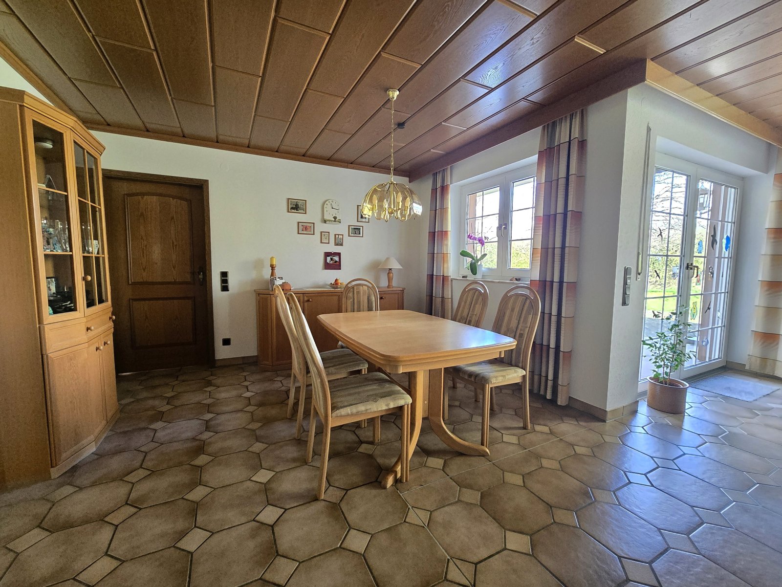 Landhaus in Alleinlage bei Trier mit ca. 27.000 m² Land