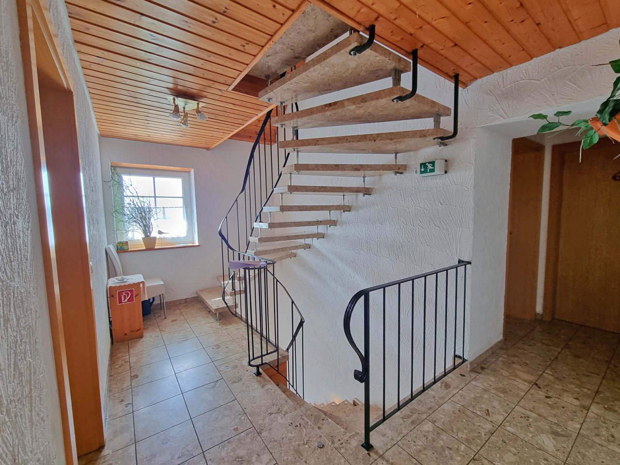 Treppenhaus und Flur 