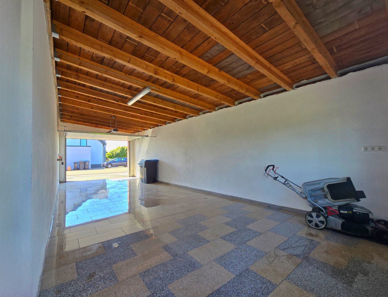Garage Garage