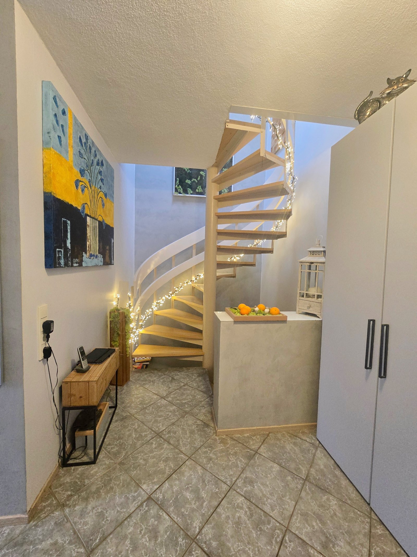 Flur mit offener Treppe