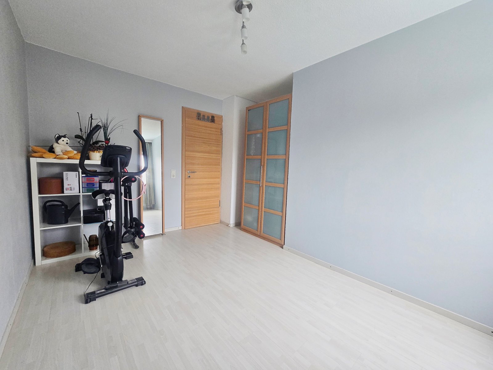 Zimmer 1 mit Schranknische