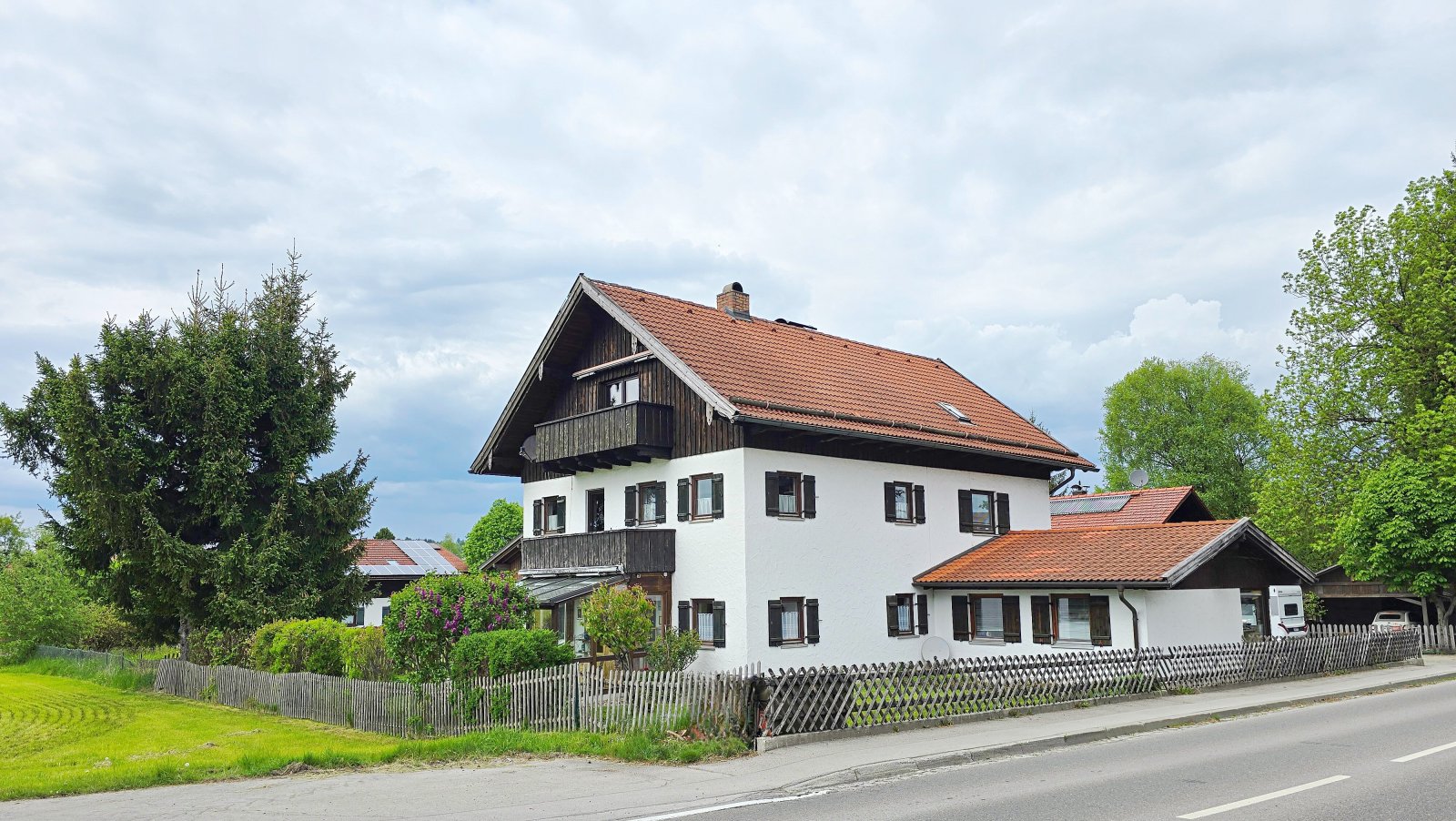 Straßenansicht Straßenansicht