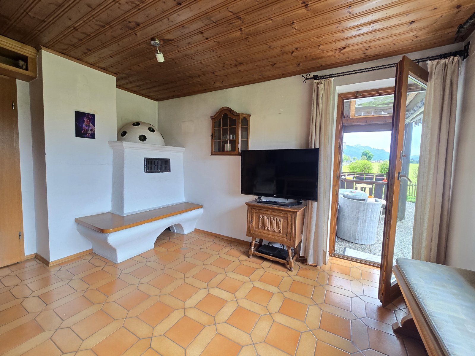 EG Kaminbereich im Wohnzimmer mit Terrasse EG Kaminbereich im Wohnzimmer mit Terrasse
