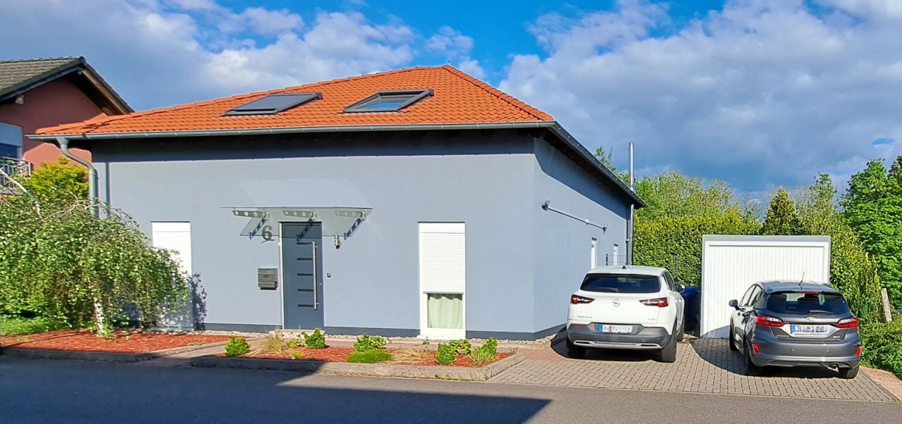 Hausfront Hausfront