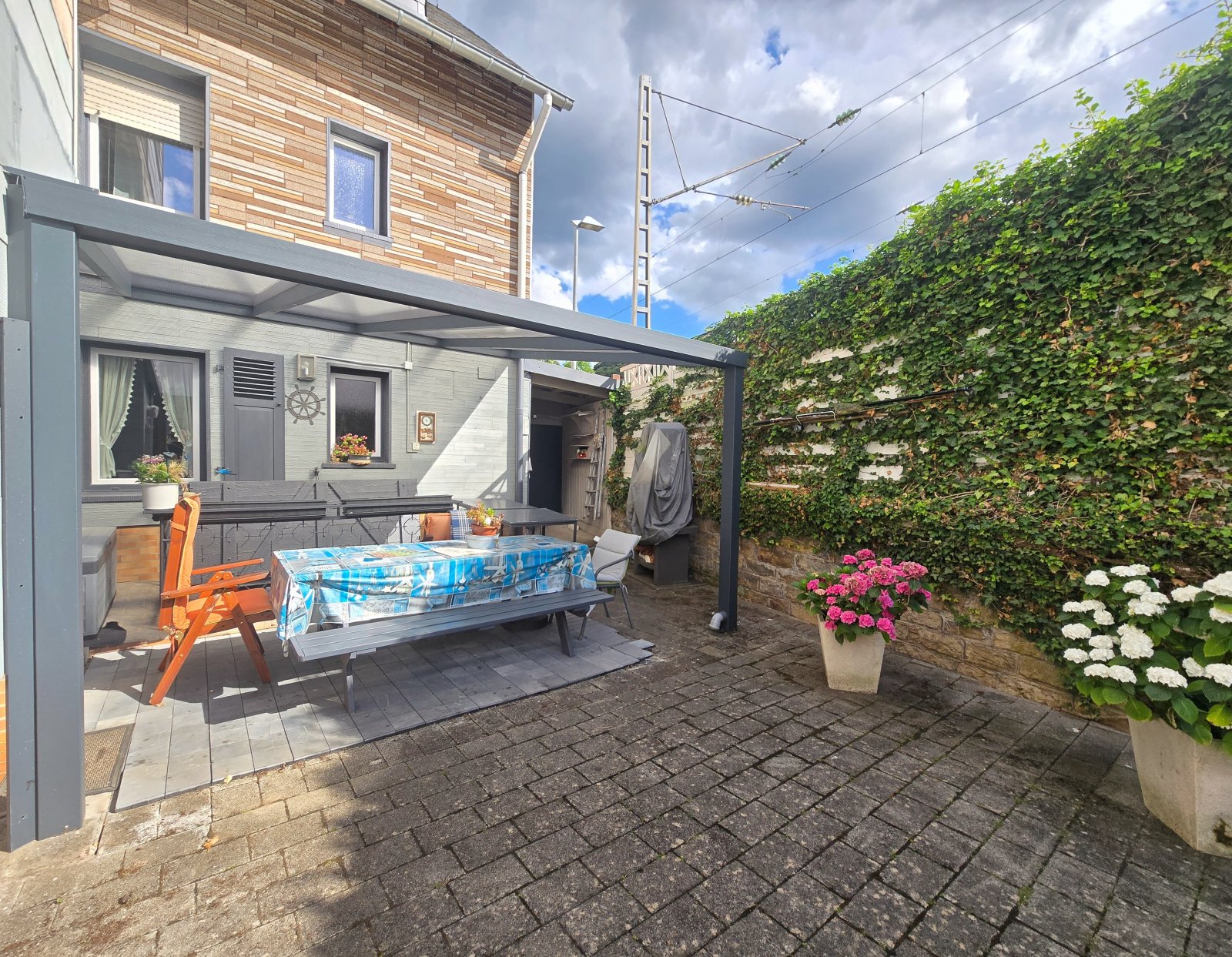 überdachte Terrasse EG überdachte Terrasse EG