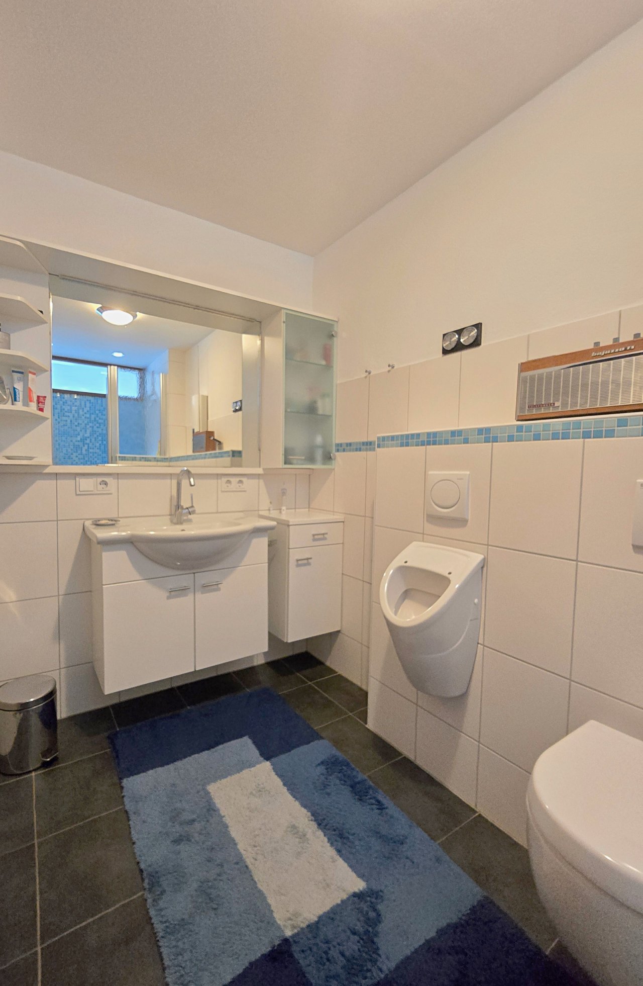 Gästebad mit Dusche OG Gästebad mit Dusche OG