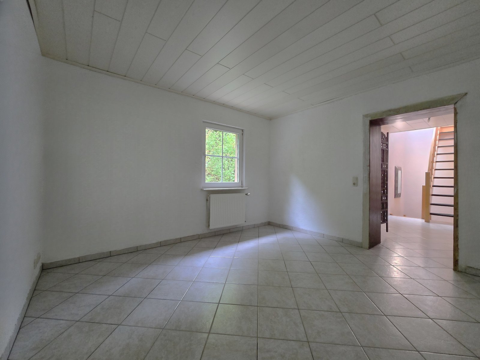 Zimmer OG mit Blick zur Treppe Zimmer OG mit Blick zur Treppe