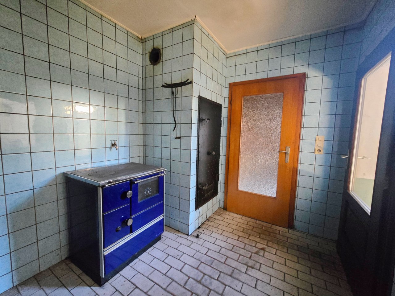 Speisekammer mit Ofen Speisekammer mit Ofen