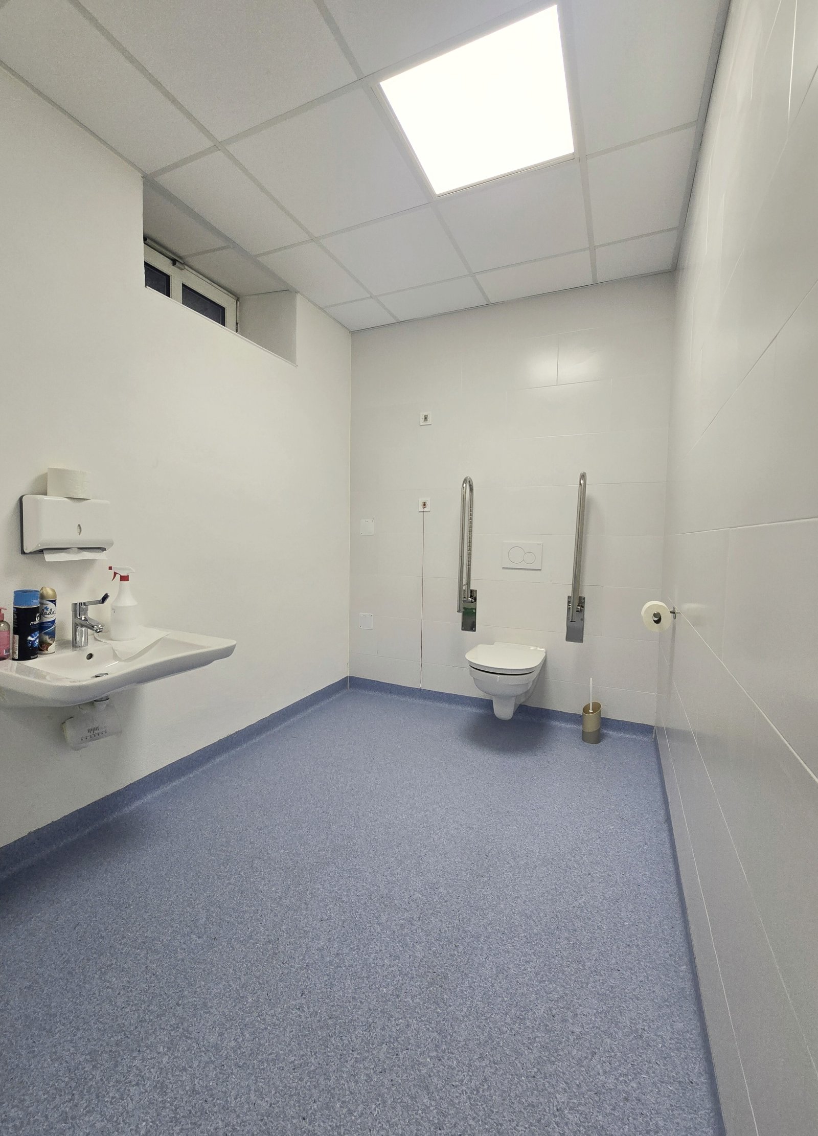 Praxis EG WC Patienten barrierefrei