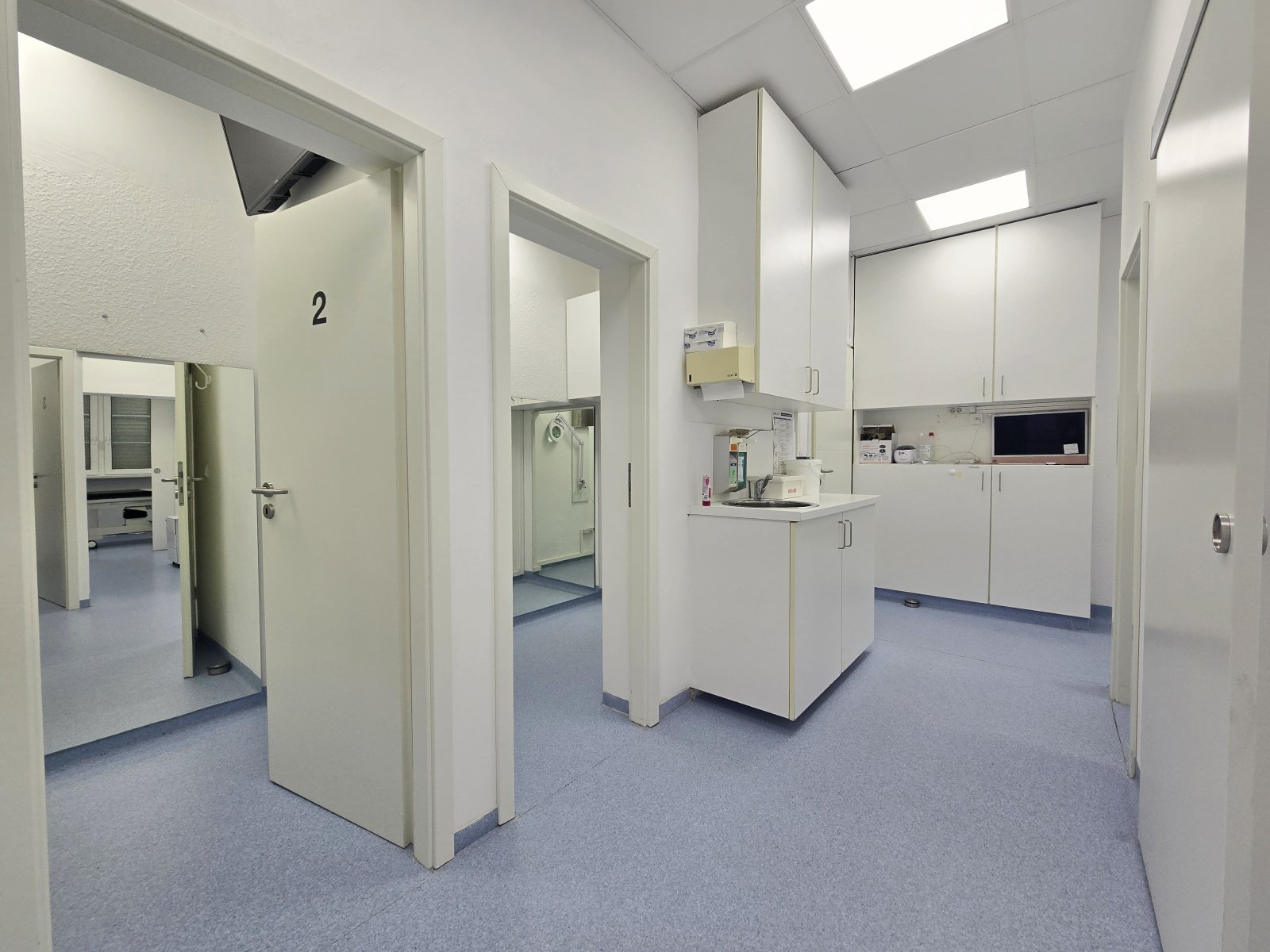 Praxis 1.OG Behandlungsräume im mittleren Bereich