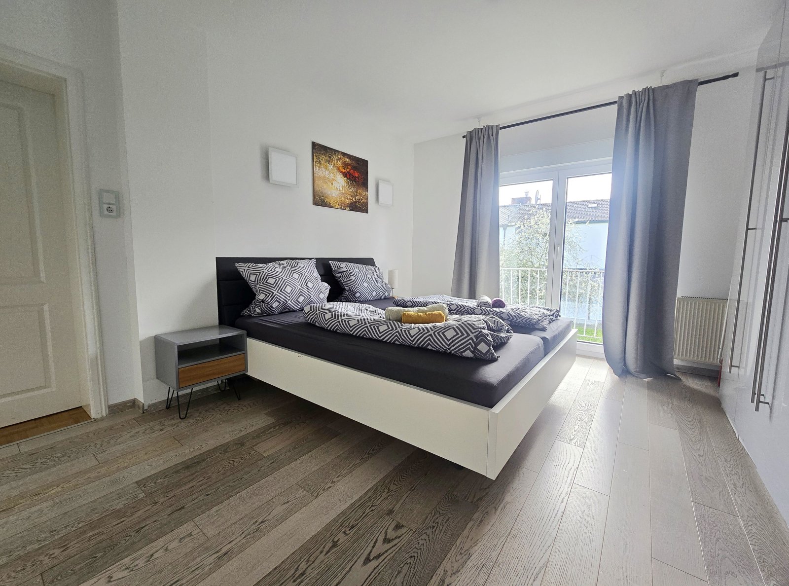 Zimmer 2 mit kleinem Austritt