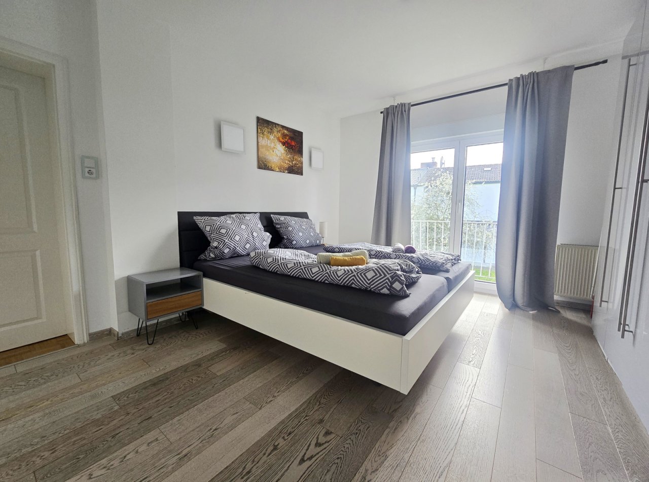 Zimmer 2 mit kleinem Austritt