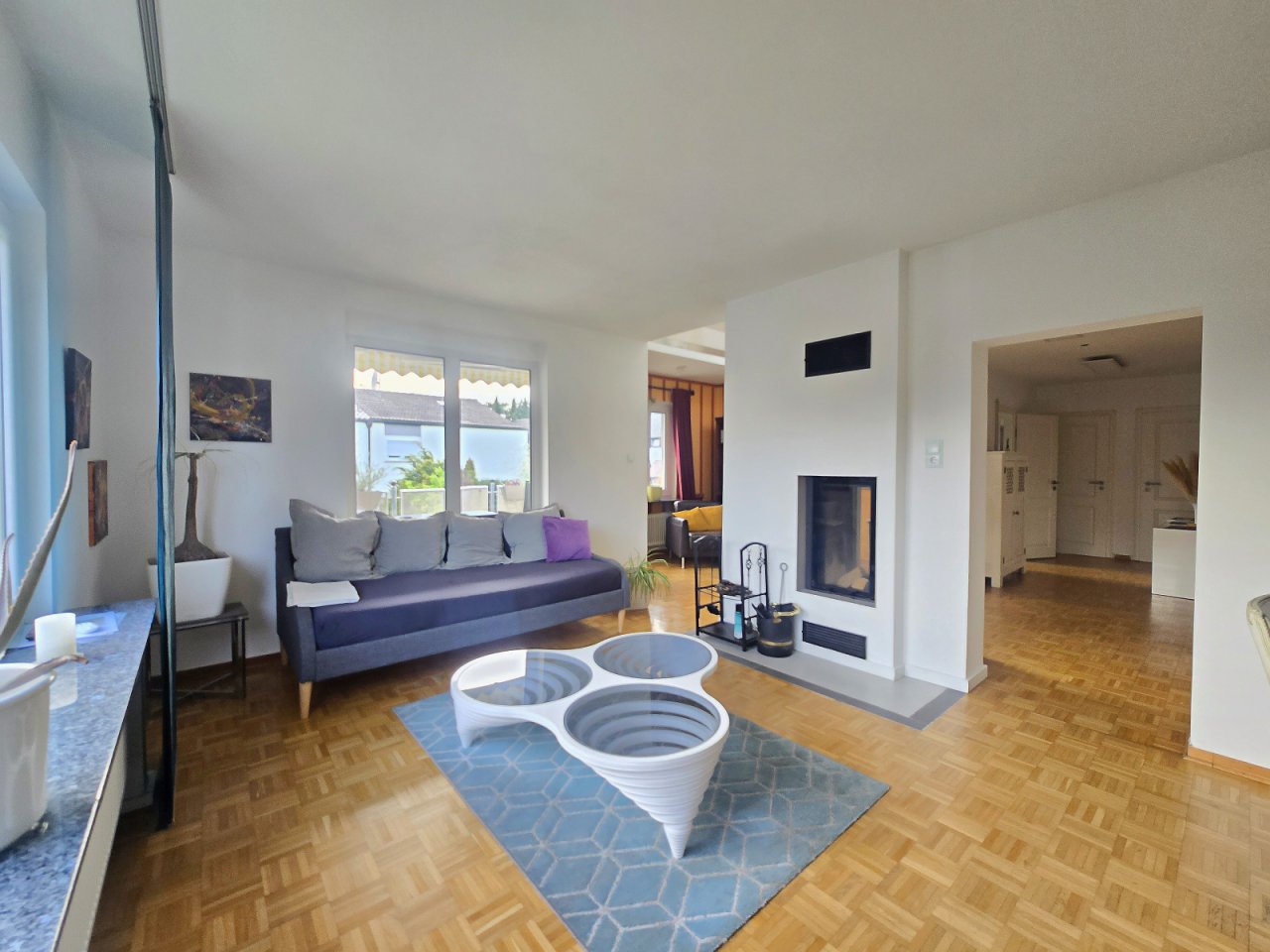 OG Wohnen mit Kamin und Blick in die Wohndiele