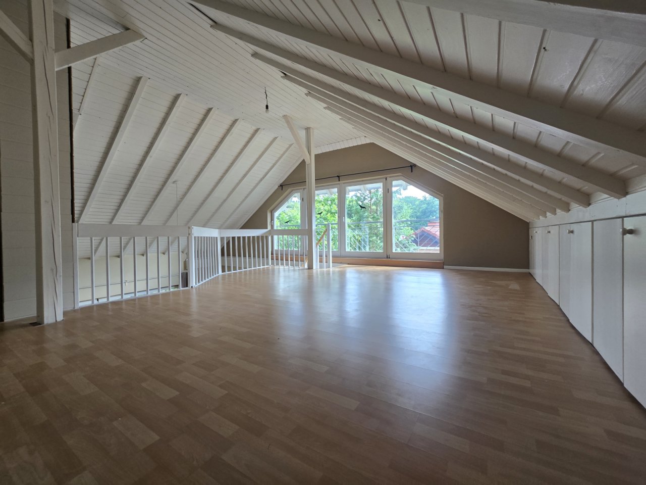 Wohnzimmer-Galerie unmöbliert Wohnzimmer-Galerie unmöbliert