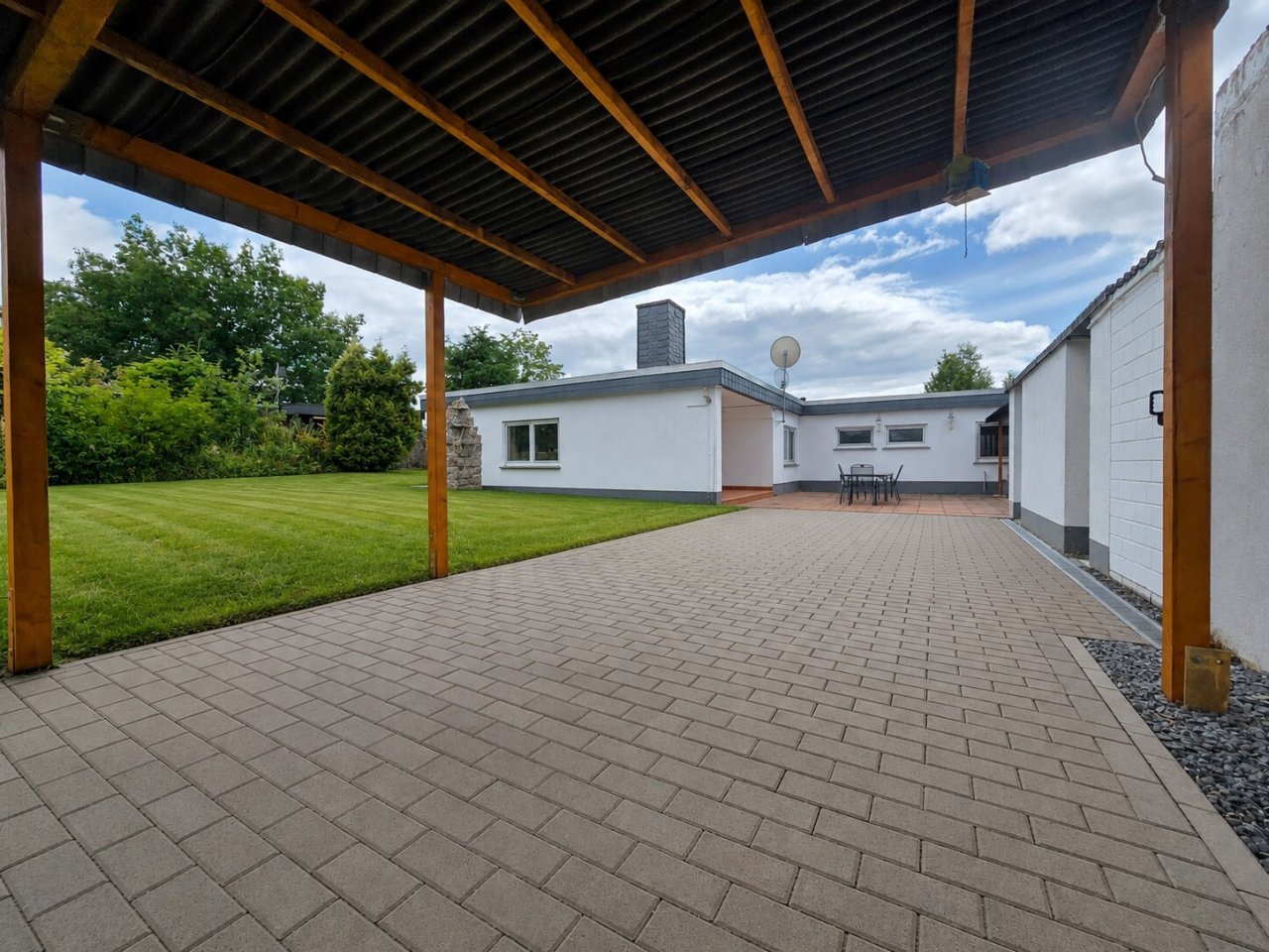 Gartenansicht gepflegt Gartenansicht gepflegt