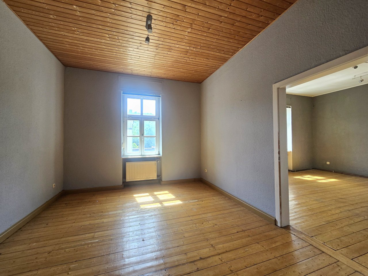 OG Zimmer mit Blick in Zimmer 2 OG Zimmer mit Blick in Zimmer 2