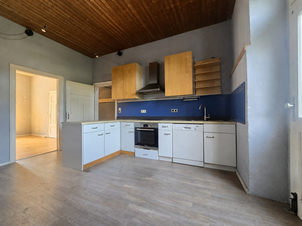 EG Küche mit Terrassentür in den Hof und Garten EG Küche mit Terrassentür in den Hof und Garten